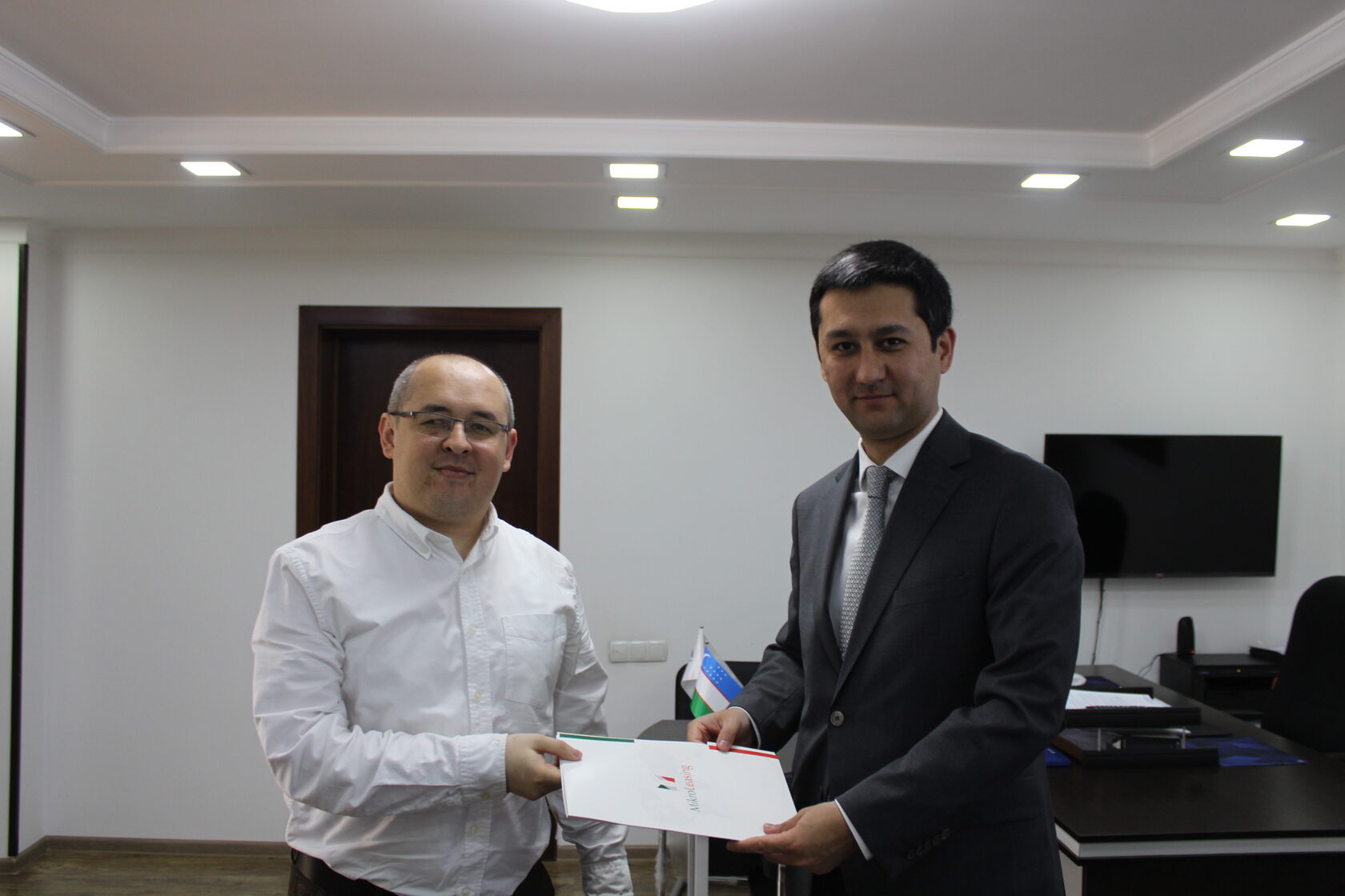 VAN UNIVERSAL MOTORS va Mikro Leasing: ishonchli hamkorlik, qulay yechimlar!